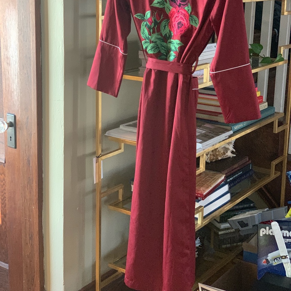 Robe - Picture 3 of 4